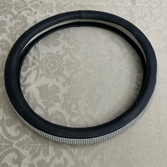 Rhinestone steering wheel cover - Picture 5 of 6